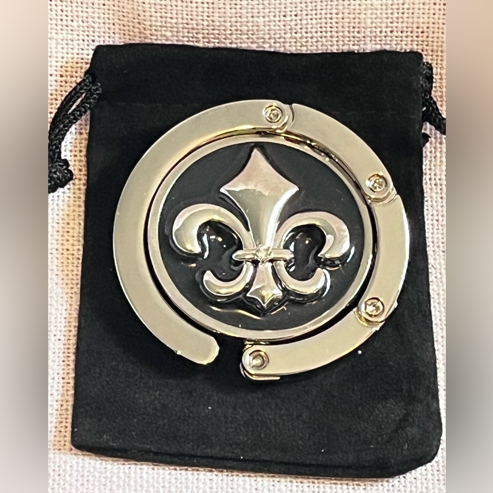 Fleur De Lis Handbag Hook. Silver and Black.